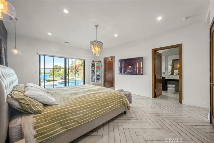 20461 Coulson, Woodland Hills, California 91367