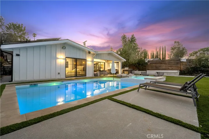 20461 Coulson, Woodland Hills, California 91367