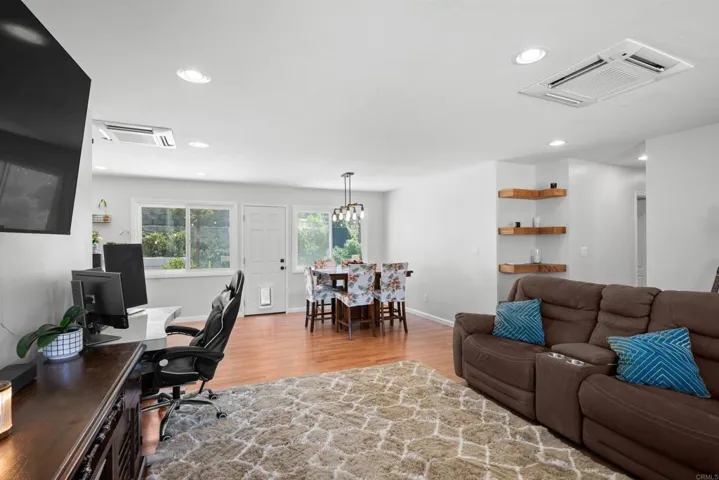9601 Halberns Blvd, Santee, California 92071