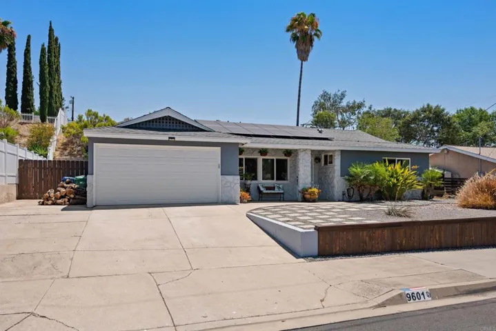 9601 Halberns Blvd, Santee, California 92071