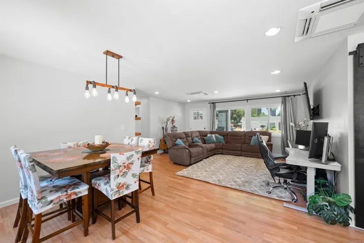 9601 Halberns Blvd, Santee, California 92071