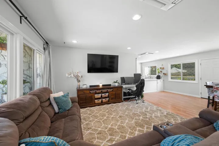 9601 Halberns Blvd, Santee, California 92071