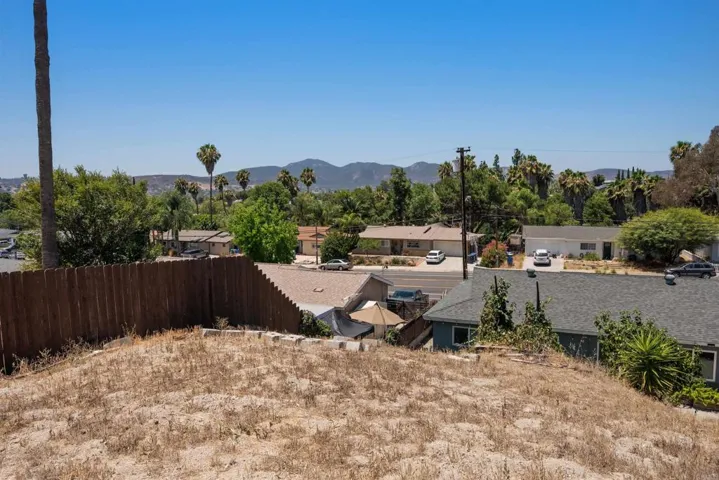 9601 Halberns Blvd, Santee, California 92071