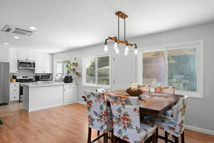 9601 Halberns Blvd, Santee, California 92071
