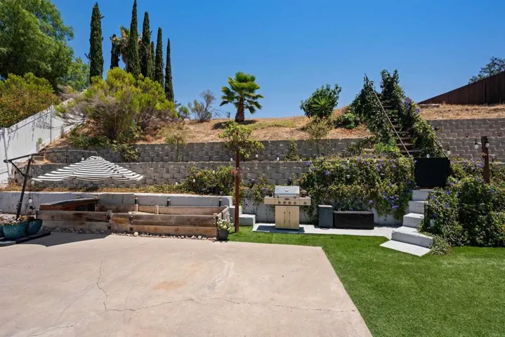 9601 Halberns Blvd, Santee, California 92071