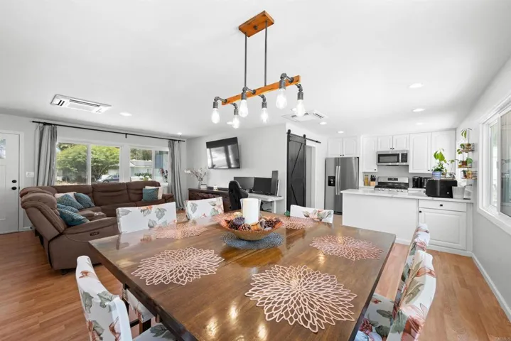 9601 Halberns Blvd, Santee, California 92071