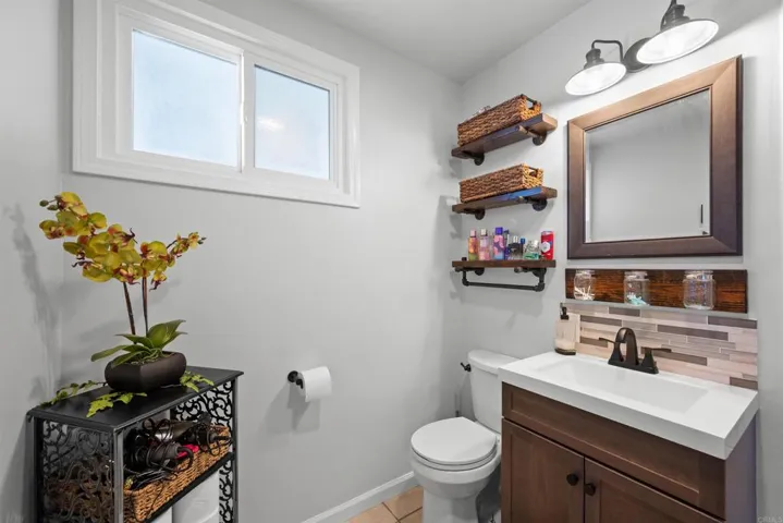 9601 Halberns Blvd, Santee, California 92071