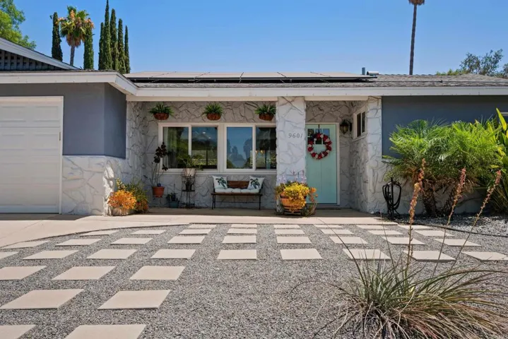 9601 Halberns Blvd, Santee, California 92071