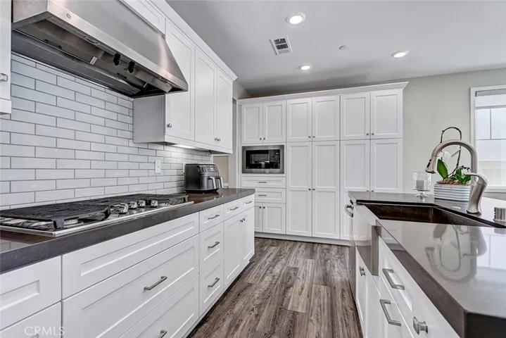 26 Country Glen, Pomona, California 91766