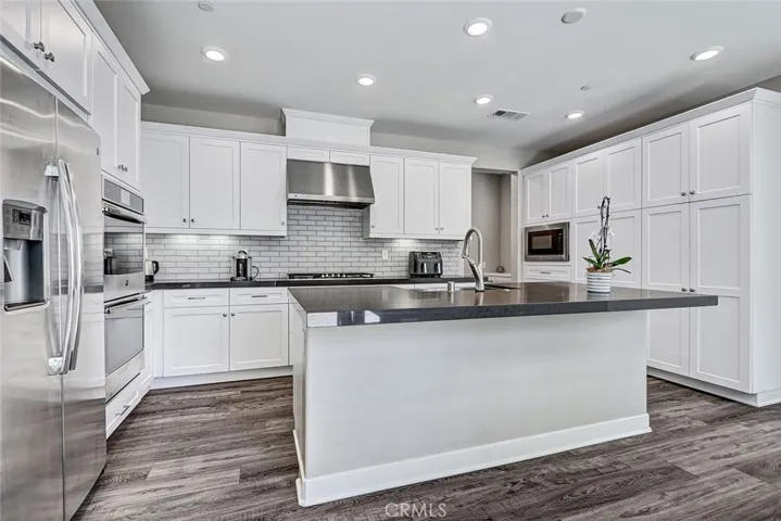 26 Country Glen, Pomona, California 91766