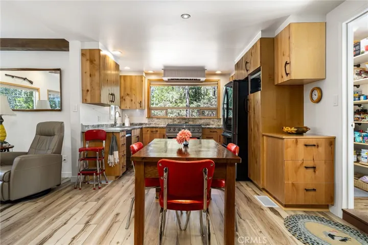 54720 Pine Crest, Idyllwild, California 92549
