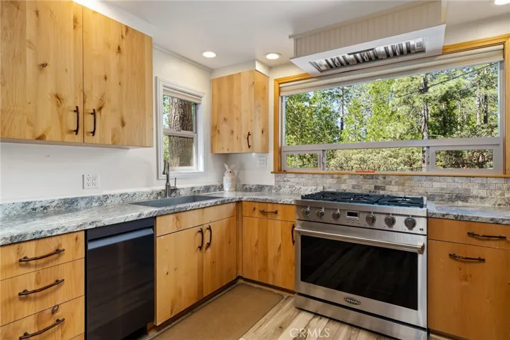 54720 Pine Crest, Idyllwild, California 92549