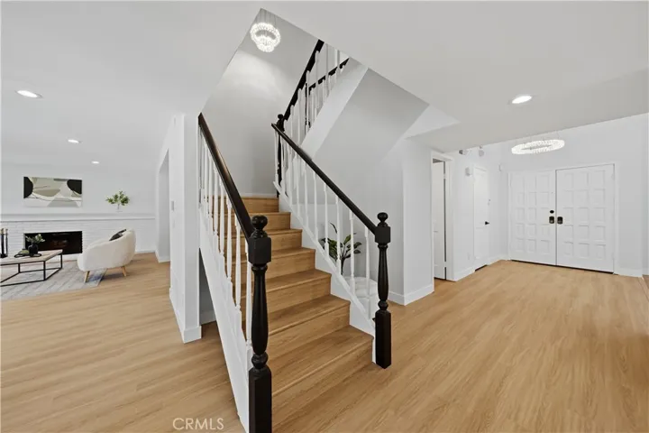 29033 Hollow Oak Court, Agoura Hills, California 91301