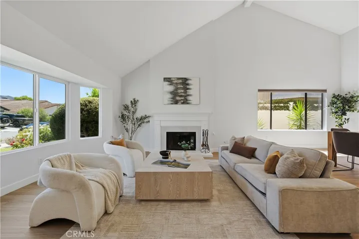 29033 Hollow Oak Court, Agoura Hills, California 91301