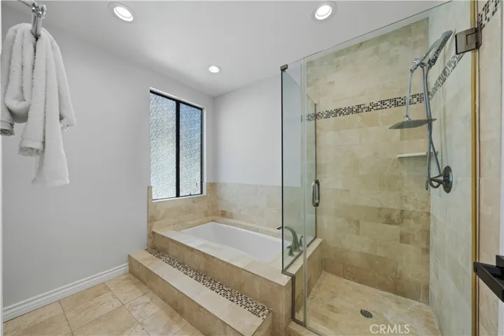 29033 Hollow Oak Court, Agoura Hills, California 91301