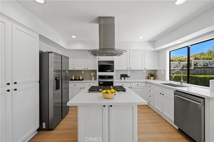 29033 Hollow Oak Court, Agoura Hills, California 91301
