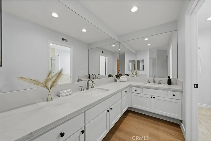 29033 Hollow Oak Court, Agoura Hills, California 91301