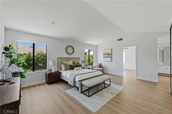 29033 Hollow Oak Court, Agoura Hills, California 91301