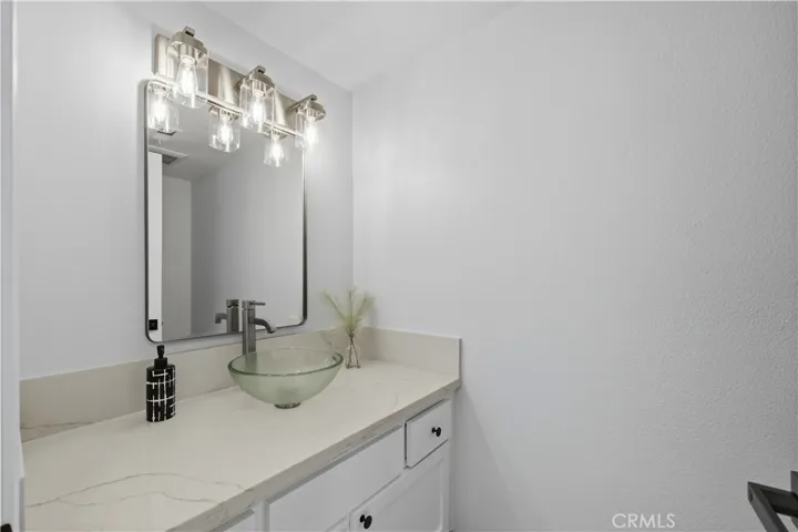 29033 Hollow Oak Court, Agoura Hills, California 91301