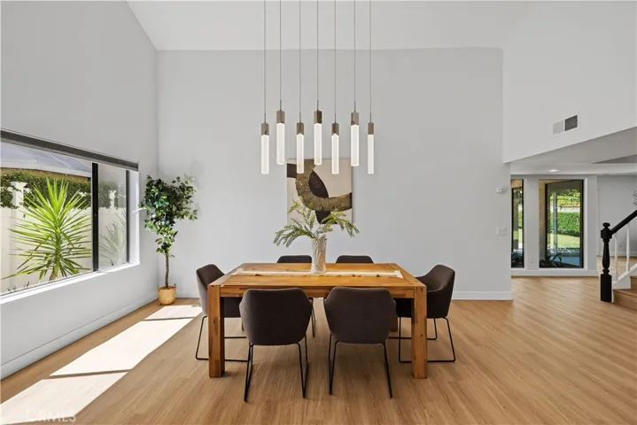 29033 Hollow Oak Court, Agoura Hills, California 91301