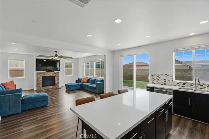 22604 Dragonfly Court, Saugus, California 91350