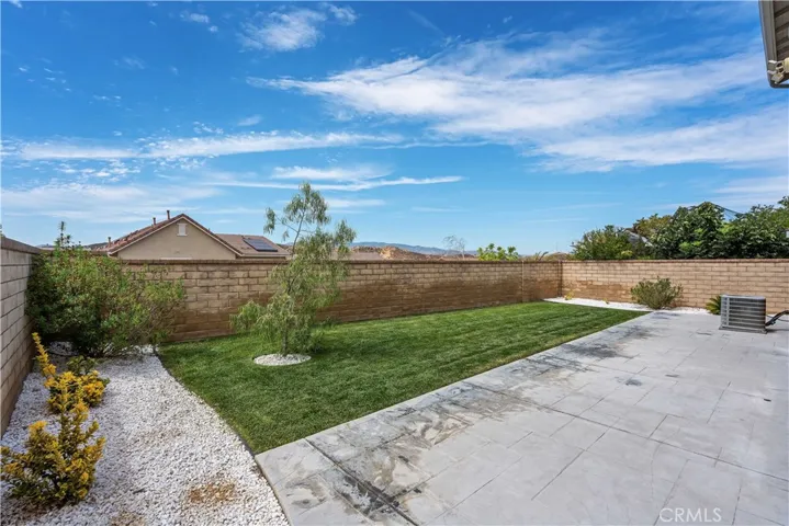 22604 Dragonfly Court, Saugus, California 91350