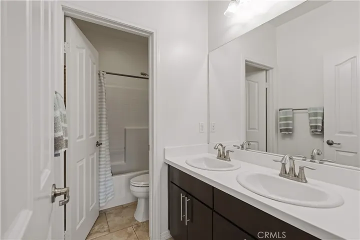Full Upstairs Bath