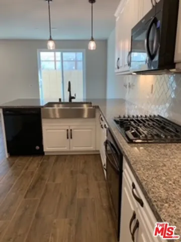 11656 Hilltop Lane, Los Angeles, California 91342
