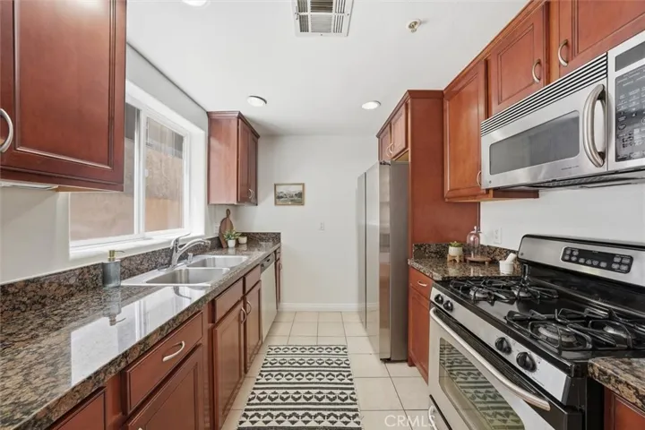 5719 Camellia 105, North Hollywood, California 91601