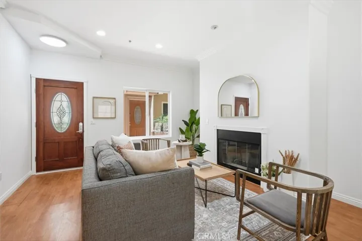 5719 Camellia 105, North Hollywood, California 91601