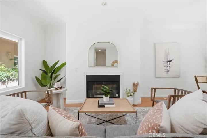 5719 Camellia 105, North Hollywood, California 91601
