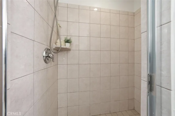 5719 Camellia 105, North Hollywood, California 91601