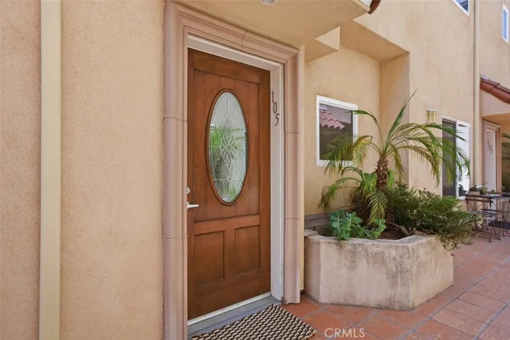 5719 Camellia 105, North Hollywood, California 91601