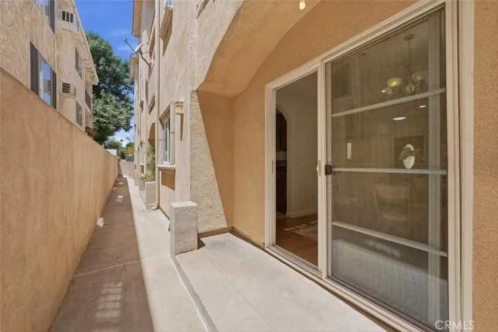 5719 Camellia 105, North Hollywood, California 91601