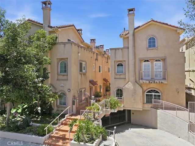 5719 Camellia 105, North Hollywood, California 91601