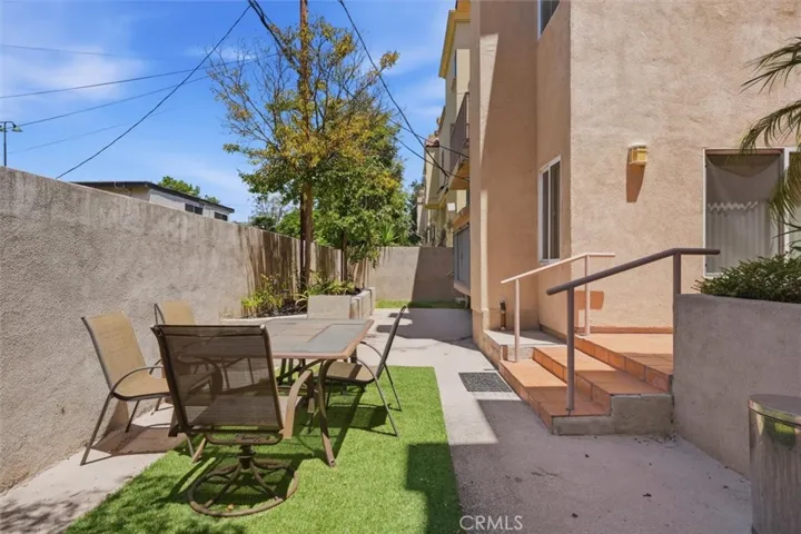 5719 Camellia 105, North Hollywood, California 91601