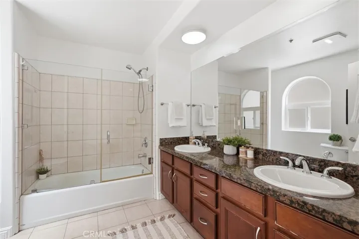 5719 Camellia 105, North Hollywood, California 91601