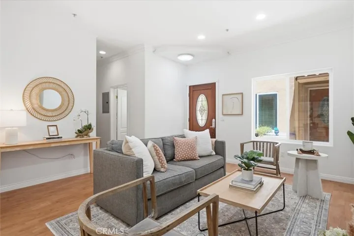 5719 Camellia 105, North Hollywood, California 91601