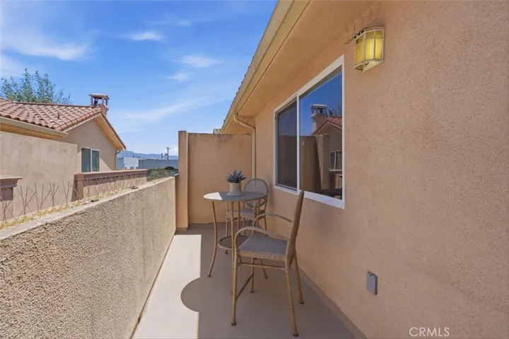 5719 Camellia 105, North Hollywood, California 91601