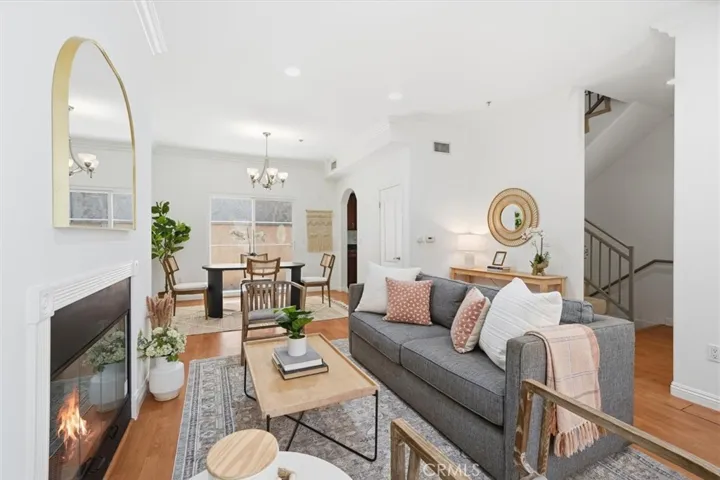 5719 Camellia 105, North Hollywood, California 91601