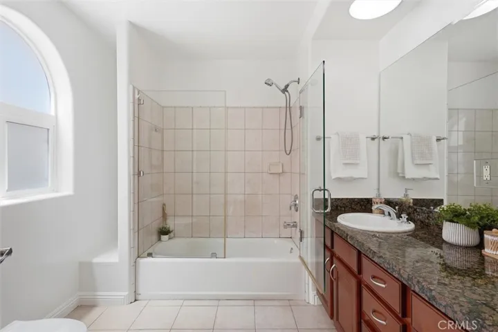 5719 Camellia 105, North Hollywood, California 91601