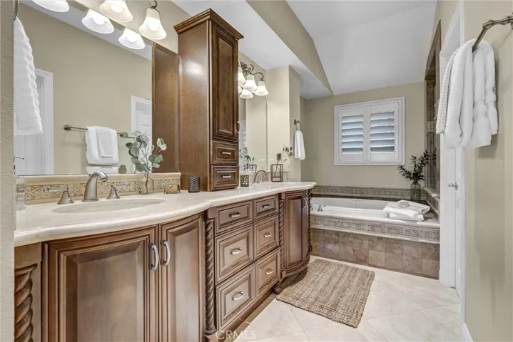 Primary Suite Bathroom