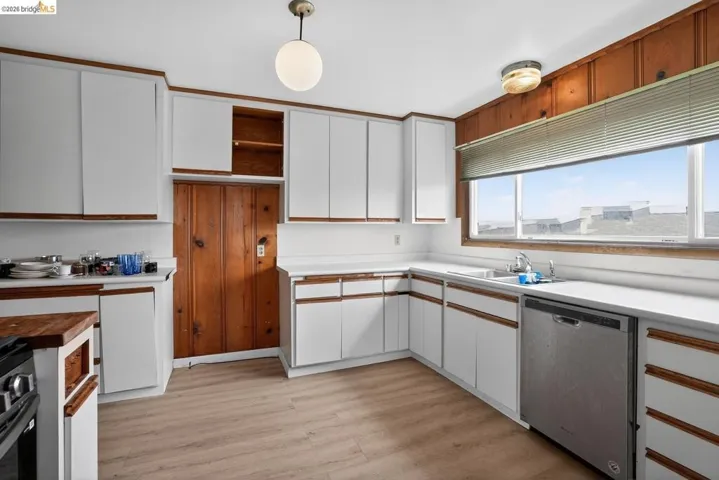 89 Keystone Way, San Francisco, California 94127