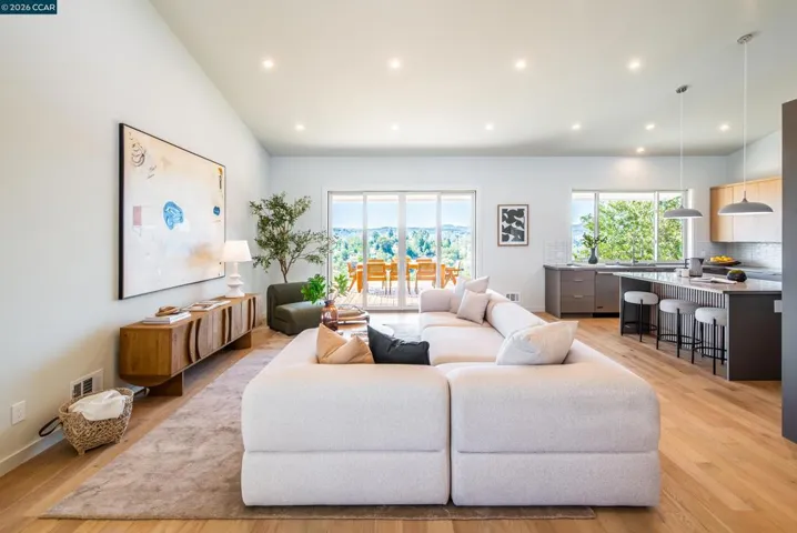105 Hillcroft, Walnut Creek, California 94597
