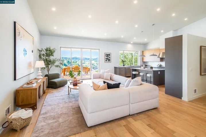 105 Hillcroft, Walnut Creek, California 94597
