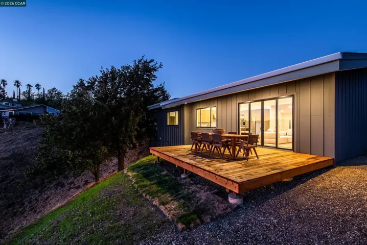 105 Hillcroft, Walnut Creek, California 94597