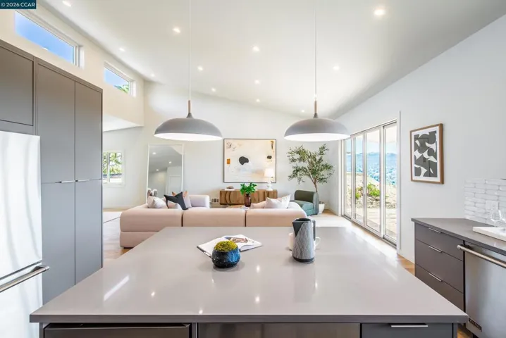105 Hillcroft, Walnut Creek, California 94597