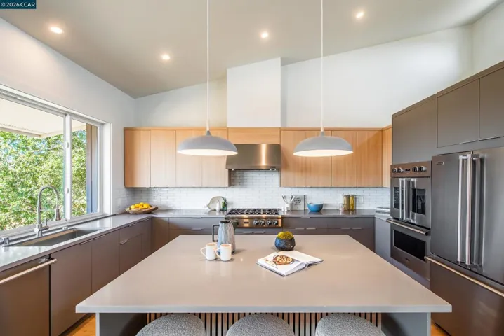 105 Hillcroft, Walnut Creek, California 94597
