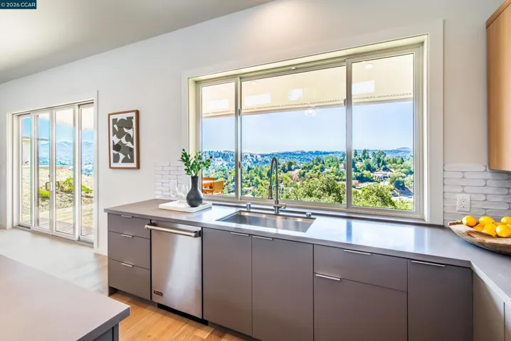 105 Hillcroft, Walnut Creek, California 94597