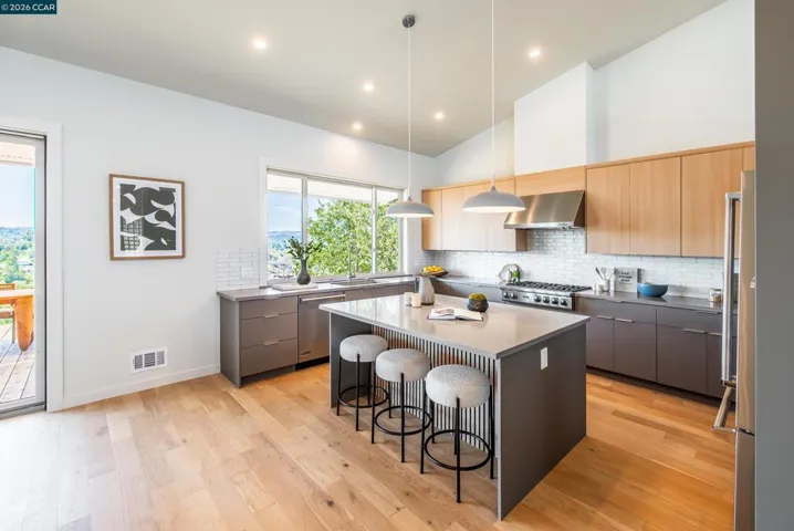 105 Hillcroft, Walnut Creek, California 94597